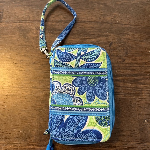Vera Bradley Carry It All Wristlet Doodle Daisy - Picture 1 of 3